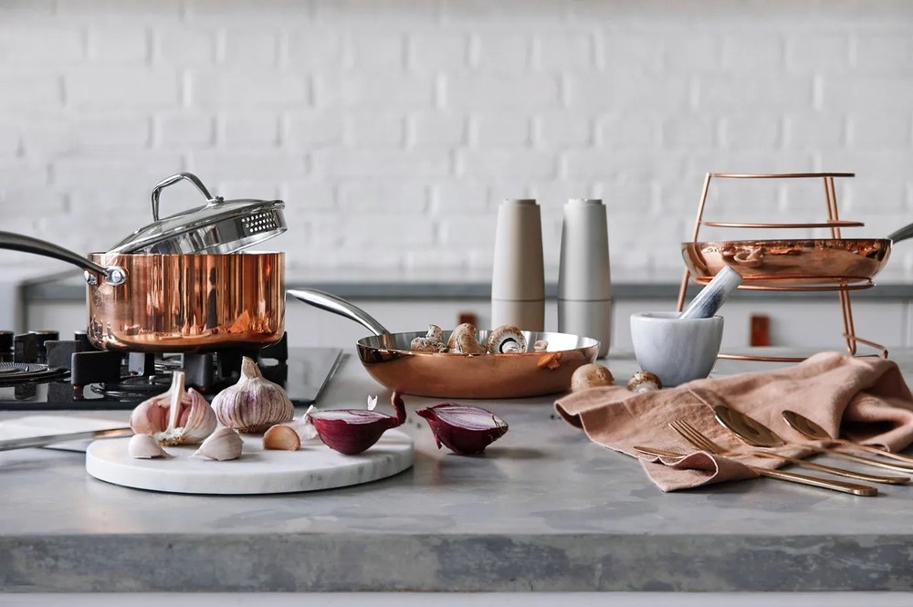 Súprava soľničky a koreničky Blomus Nomad