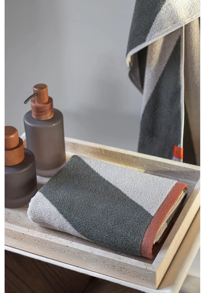 Hnedý sklenený dávkovač mydla 280 ml Modest – Mette Ditmer Denmark