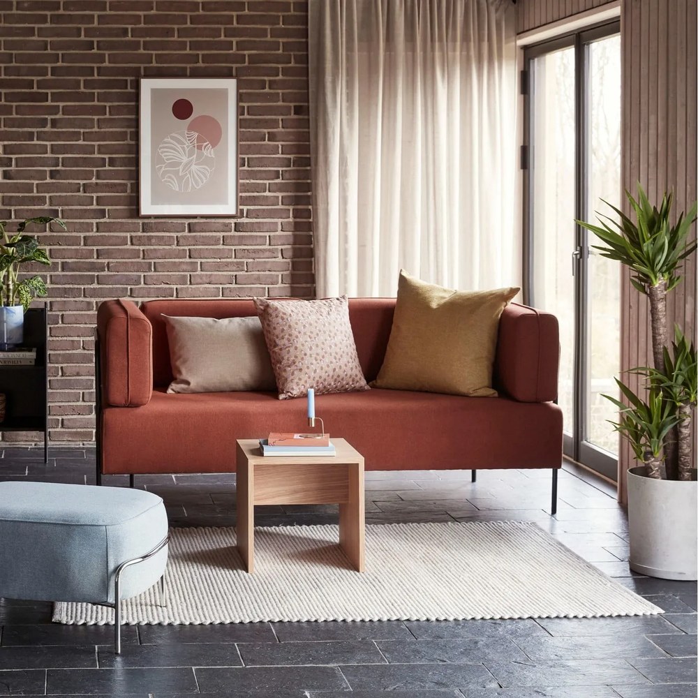 Odkladací stolík z dubového dreva Hübsch Less, 40 x 40 cm