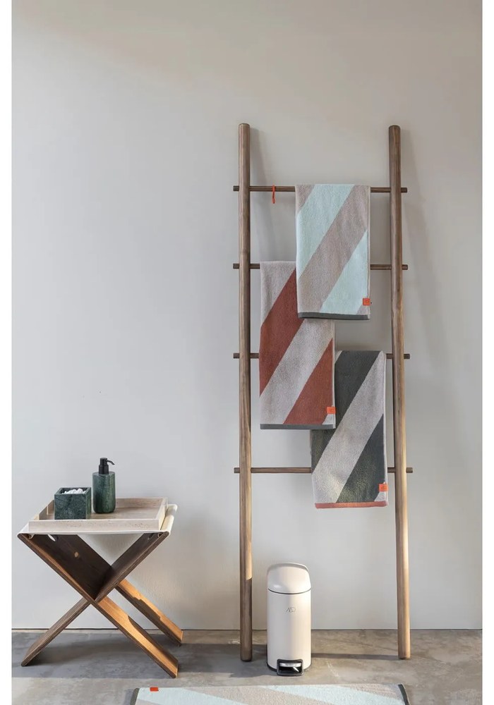 Froté osuška z bio bavlny v mentolovej farbe 70x133 cm Diagonal – Mette Ditmer Denmark