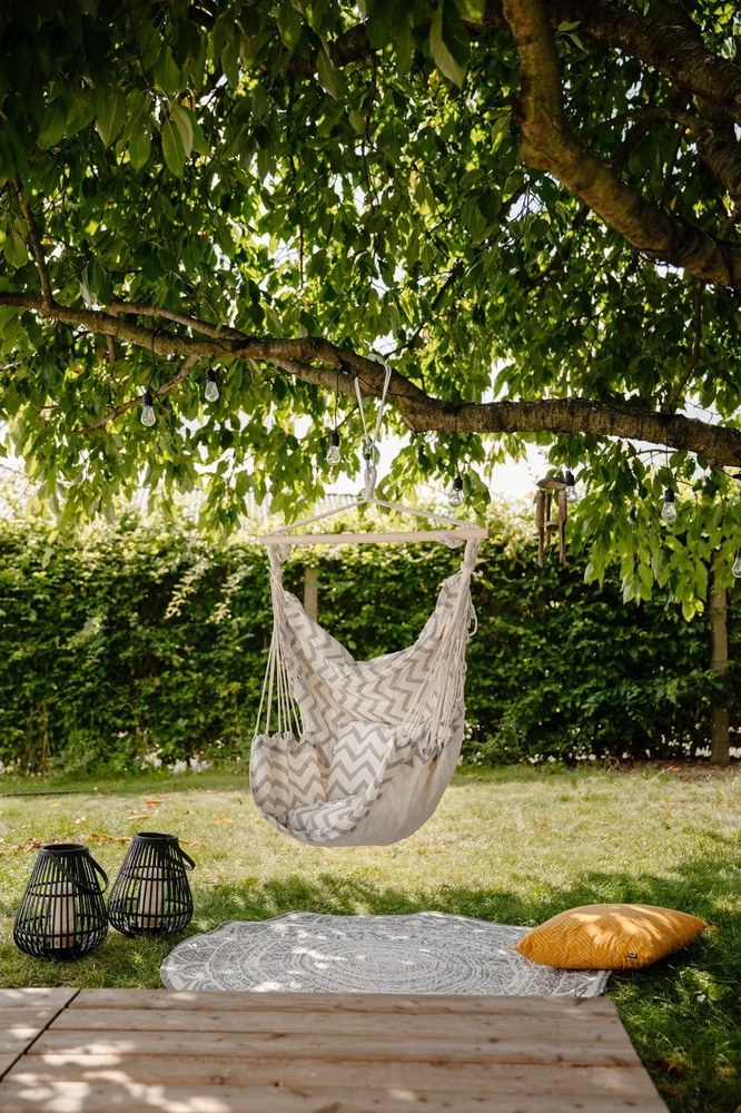 Krémovobiele polstrované závesné záhradné kreslo Tobago – Garden Pleasure