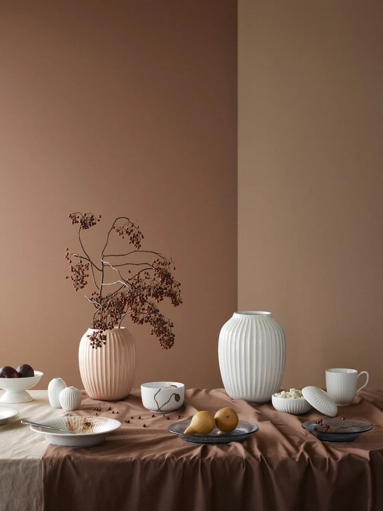 Biely porcelánový hrnček Kähler Design Hammershoi, 330 ml