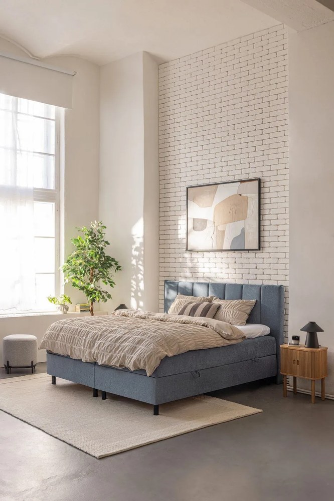 Modrá boxspring posteľ s úložným priestorom 180x200 cm Elva Bold Line – Bonami Selection
