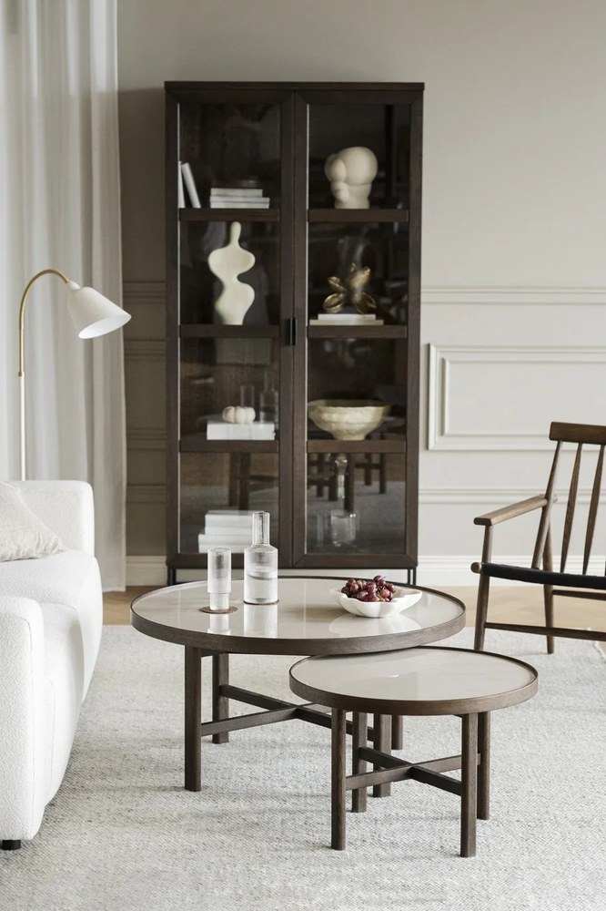 Hnedá vitrína z dubového dreva 95x195 cm Everett – Rowico