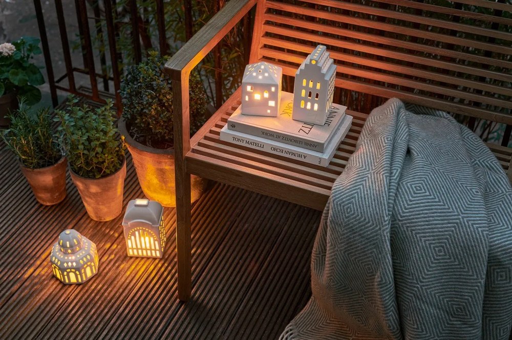 Biely keramický svietnik Kähler Design Urbania Lighthouse Manor