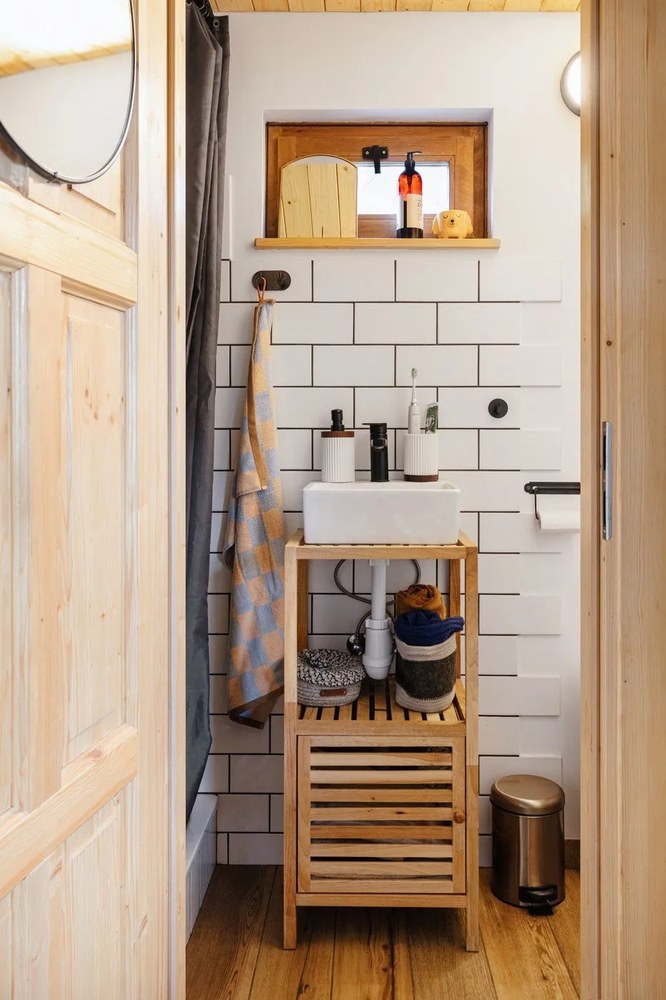 Kamenný obal na kvetináč ø 7,5 cm Cockapoo – Sass &amp; Belle