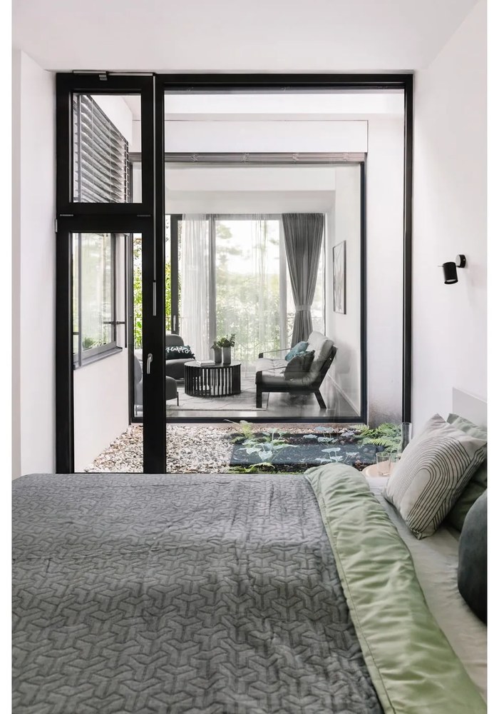 Čierny konferenčný stolík z dubového dreva Woodman Drum, ø 83 cm