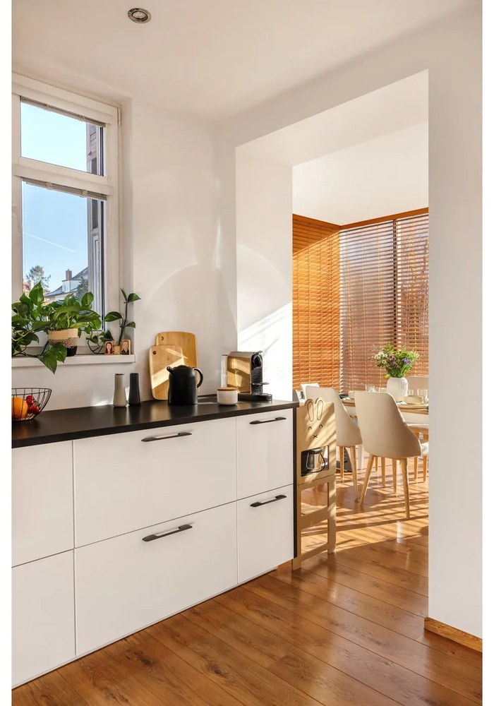 Biela kameninová váza Kähler Design Hammershoi, výška 25 cm