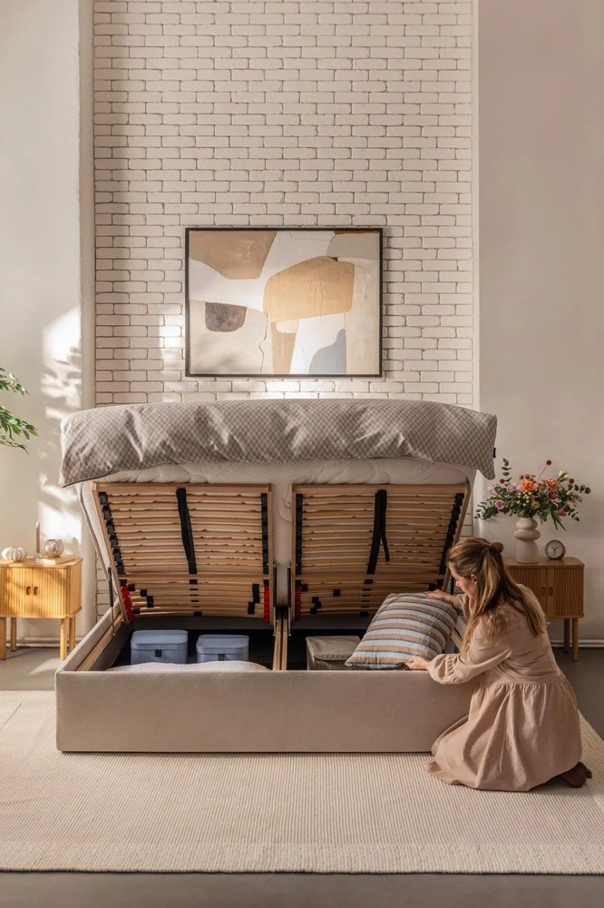 Béžová čalúnená dvojlôžková posteľ s úložným priestorom s roštom 180x200 cm Thessa Pillow – Bonami Selection