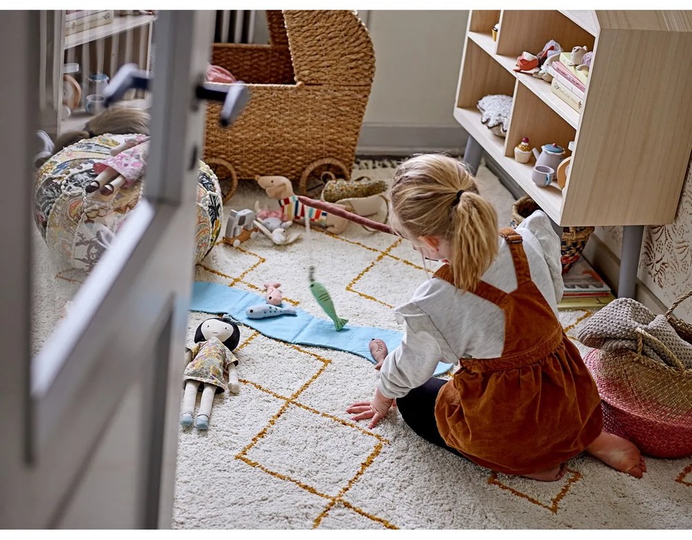 Plyšová hračka Hilena – Bloomingville Mini