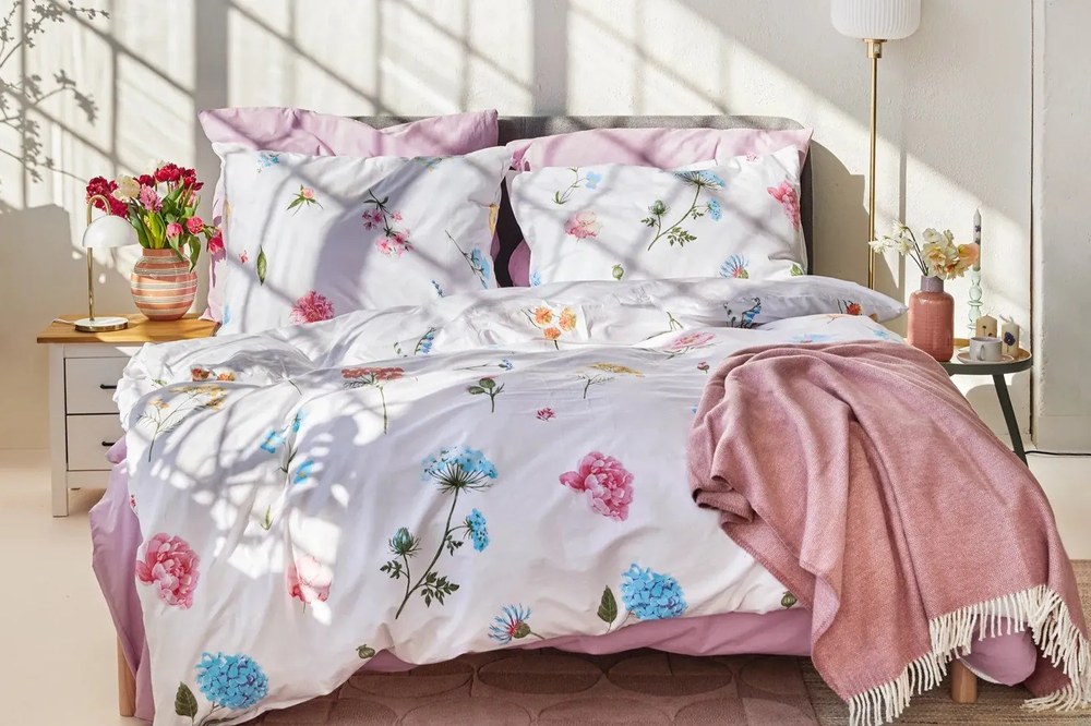 Odkladací stolík so zelenou konštrukciou WOOOD Sasha