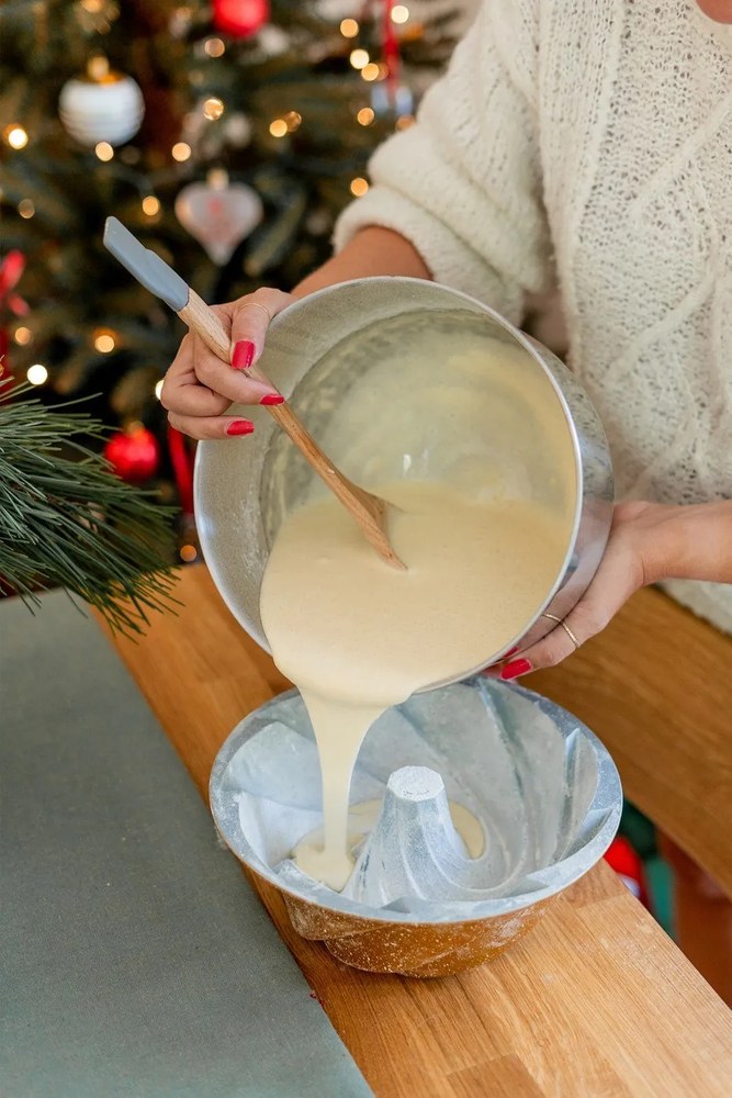 Forma na pečenie z liateho hliníka v zlatej farbe Bonami Selection Rosa