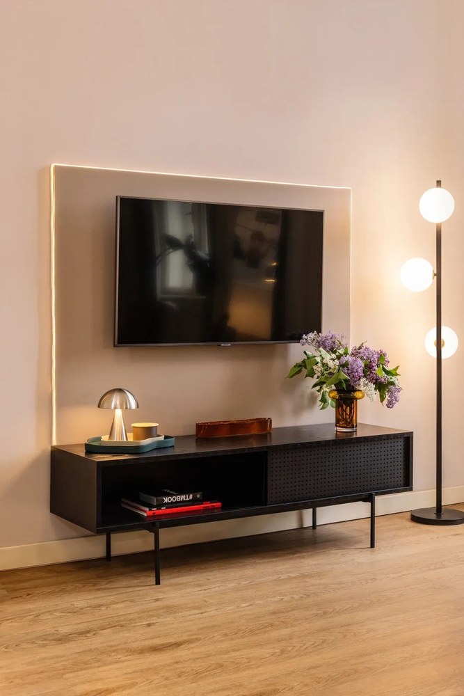 Tmavosivá LED stmievateľná stolová lampa (výška 20 cm) Mush – Hübsch