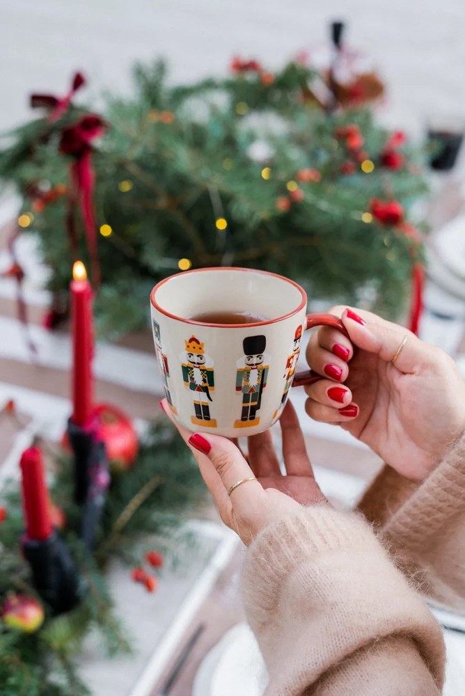 Hrnčeky na cappuccino s vianočným motívom z kameniny v súprave 2 ks 300 ml Jolly – Bloomingville