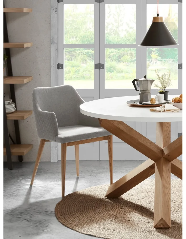 Jedálenský stôl Kave Home Nori, ⌀ 135 cm