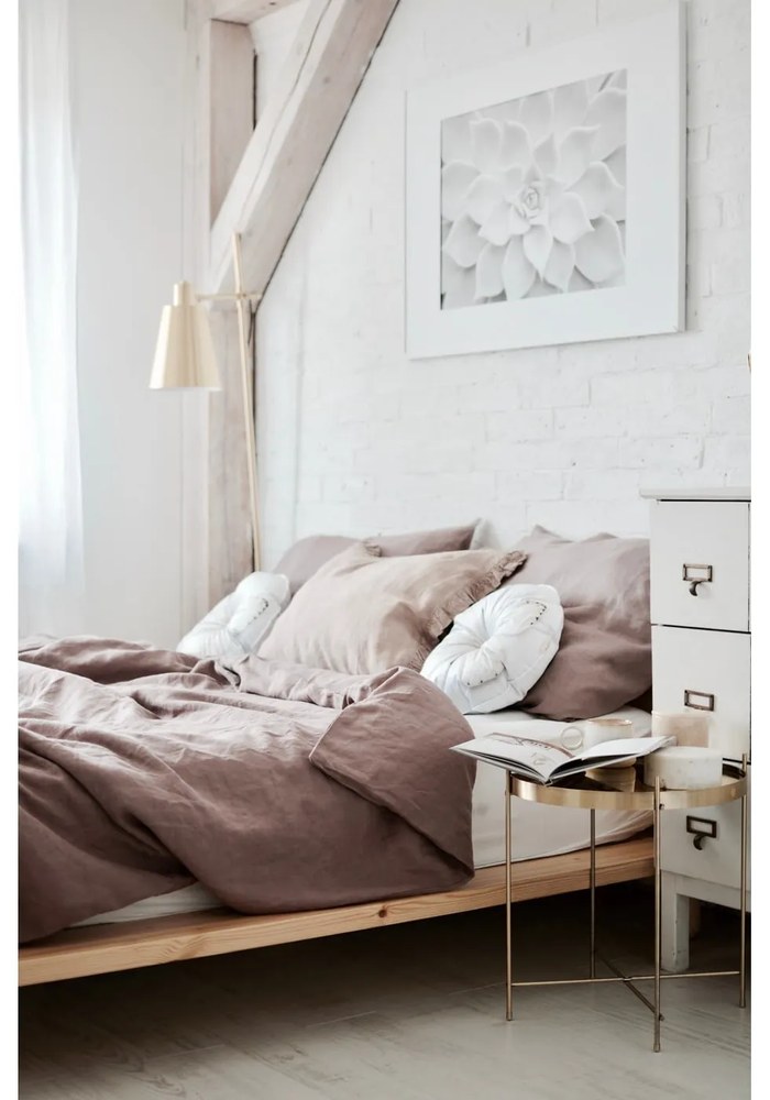 Dvojlôžková posteľ z borovicového dreva s roštom 140x200 cm Peek – Karup Design