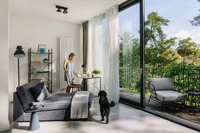 Čierna stolová lampa s kovovým tienidlom (výška 40 cm) Gold Disc – Leitmotiv