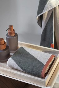 Kaki froté osuška z bio bavlny 70x133 cm Diagonal – Mette Ditmer Denmark