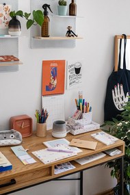 Drevený stojan na ceruzky Kave Home Dilcia