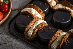 12-dielna súprava tehlovooranžového kameninového riadu Bonami Selection Malia