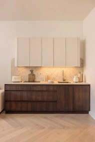 Čierny držiak na kuchynské utierky Metaltex My Roll Lava