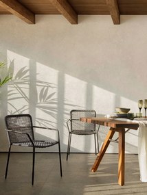 Béžová záhradná stolička s oceľovou konštrukciou Kave Home Bomer