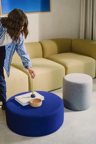 Modrý vlnený taburet Folk – noo.ma