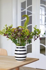 Čierno-biela kameninová váza Kähler Design Omaggio, výška 20 cm