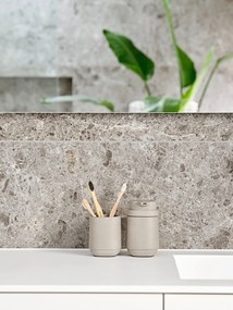 Béžový betónový téglik na zubné kefky Time - Zone