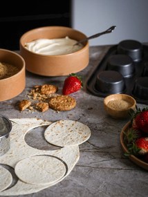 12-dielna súprava tehlovooranžového kameninového riadu Bonami Selection Malia