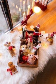 Textilná ručne vyrobená vianočná ozdoba 10 cm Gingerbread – Sass &amp; Belle