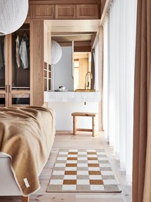 Okrovožltá deka s prímesou vlny 140x200 cm Ylva Ochre – Pappelina