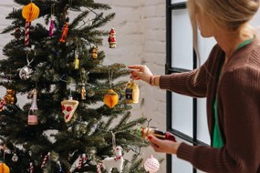 Sklenená ručne vyrobená vianočná ozdoba 11 cm Lucky Cat – Sass &amp; Belle