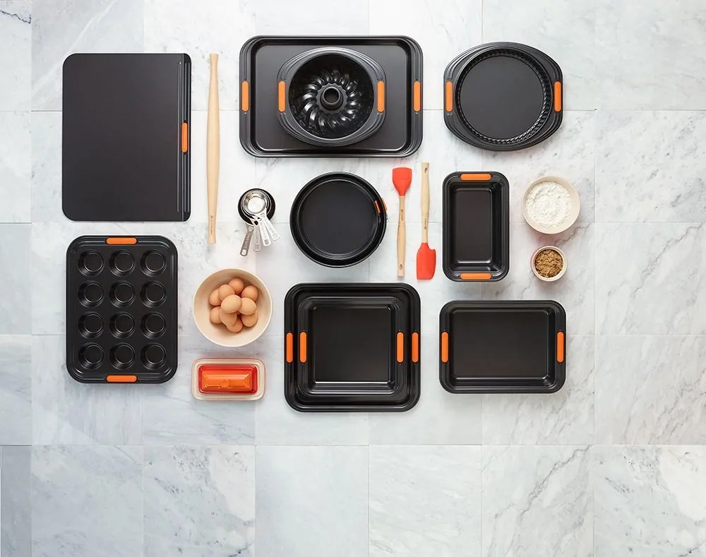 Plech na pečenie Le Creuset s dvojitým dnom s nepriľnavým povrchom 38 cm