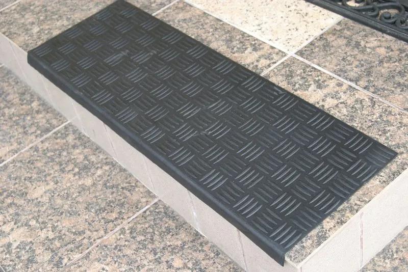 DECOREUM Koberec - na schody FSTEP 05 gumový Rozmery: szerokość 26 cm  cm