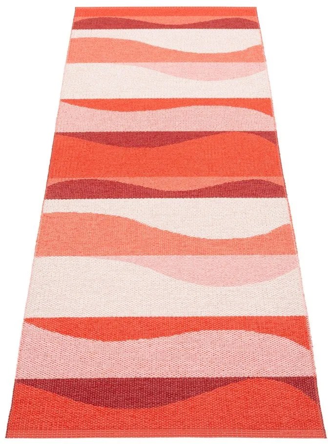 Červený vnútorný a vonkajší behúň 70x200 cm Urvi Fire – Pappelina