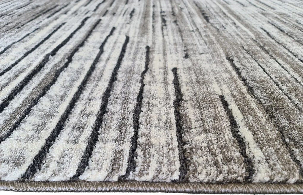 Koberec Miami 132 GREY – sivý vzorovaný obdĺžnik pre každú izbu Rozmer: 60x100 cm