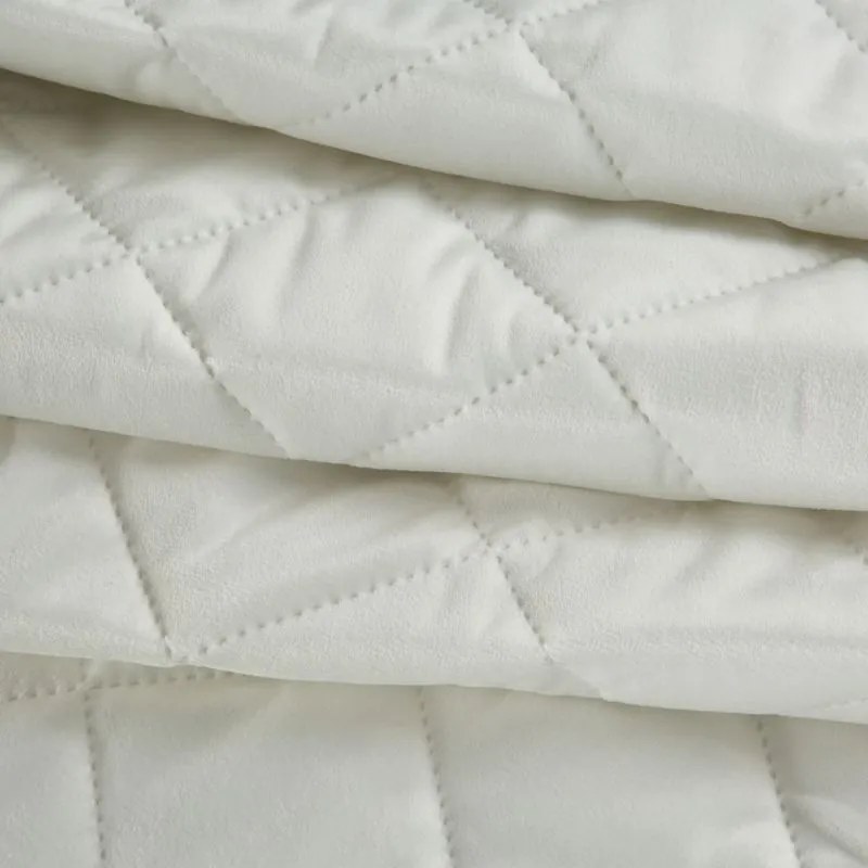 EUROFIRANY Elegantný vlnený prehoz na posteľ z kvalitného zamatu s výrazným leskom 220 cm x 240 cm biela 100 % polyester Varianta: 386322