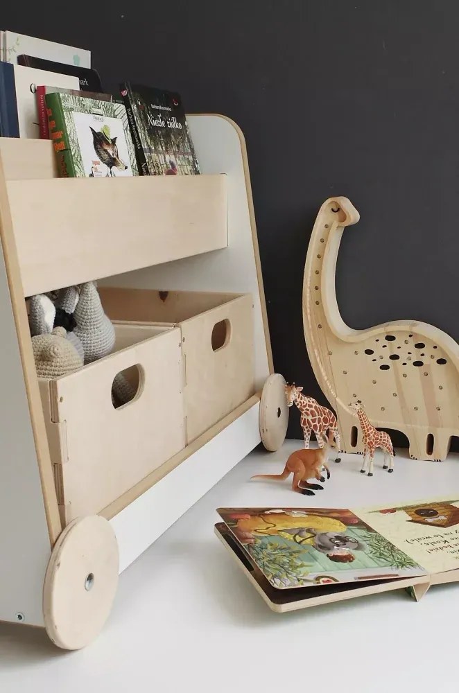 Drevená polica na kolieskach 2ks