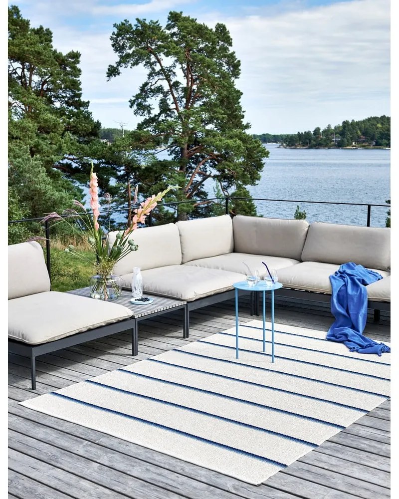 Modro-krémový vnútorný a vonkajší koberec 70x90 cm Olle Blue Vanilla – Pappelina
