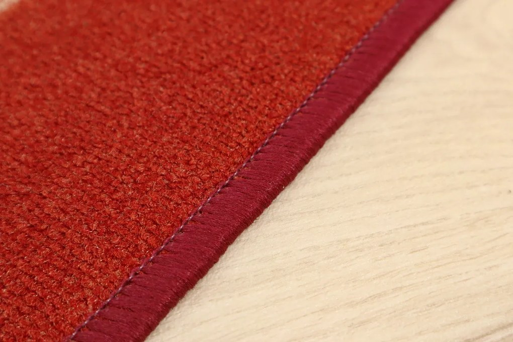 Protišmykový behúň na mieru Carnaby 84, šíre 67 cm, červená, chodba / predsieň, Associated Weavers