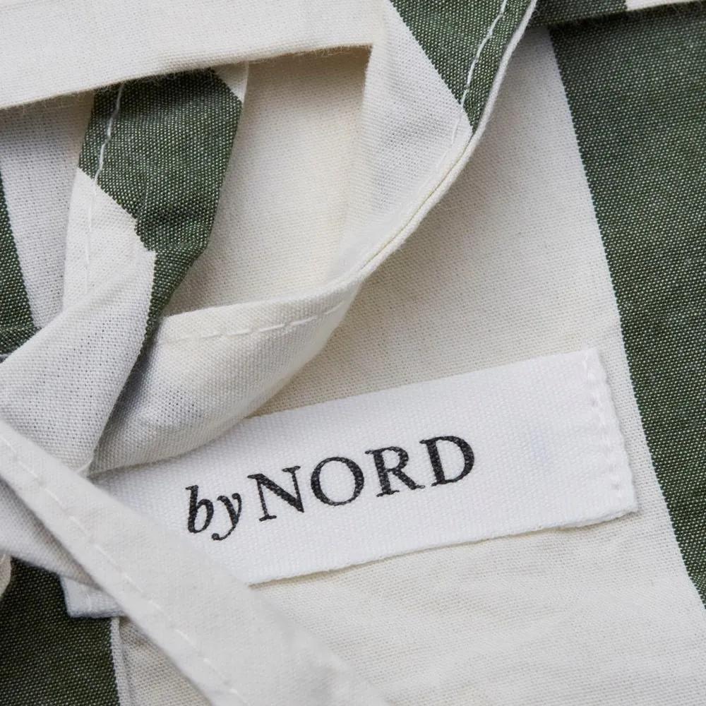 By Nord BIO bavlnené obliečky WEGGA 200x140/63x60cm biele so zeleným prúžkom