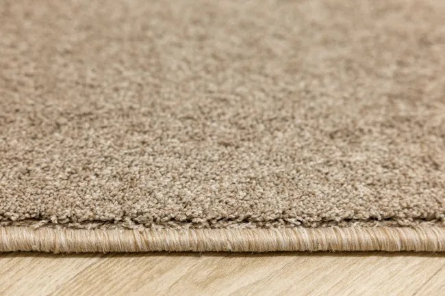 Metrážny koberec Richland béžový / krémový