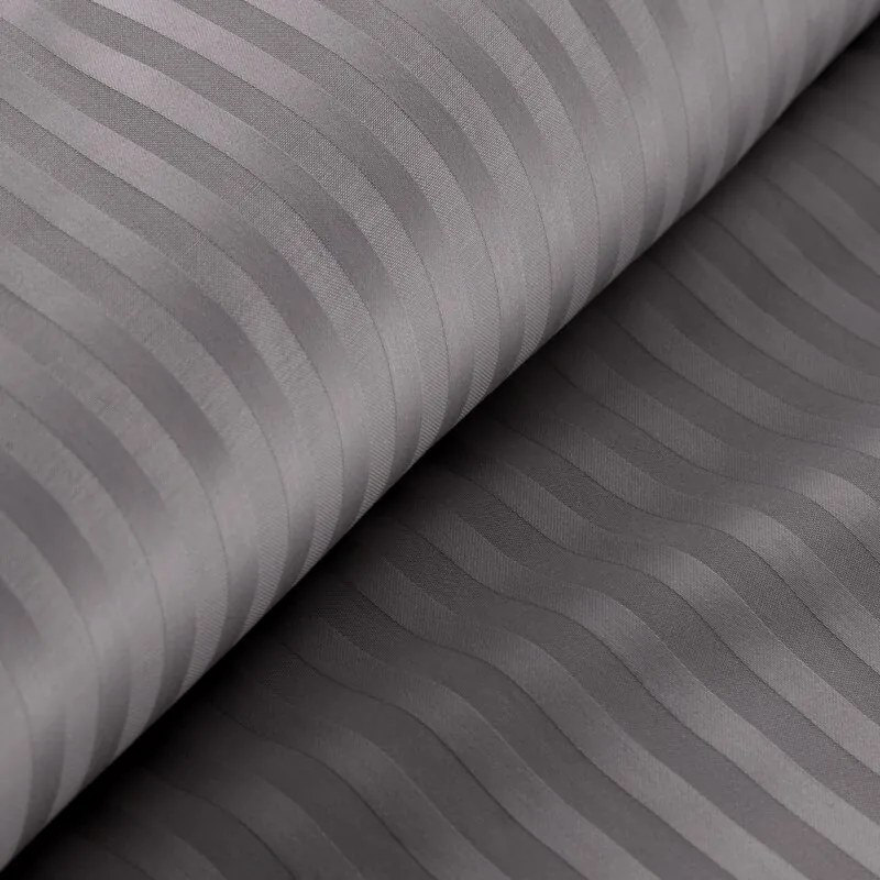 Dekorstudio Saténové posteľné obliečky VERA s jemnými prúžkami v oceľovosivej farbe Rozmer posteľných obliečok: Šírka x Dĺžka: 160x200cm + 2 ks 70x80 cm