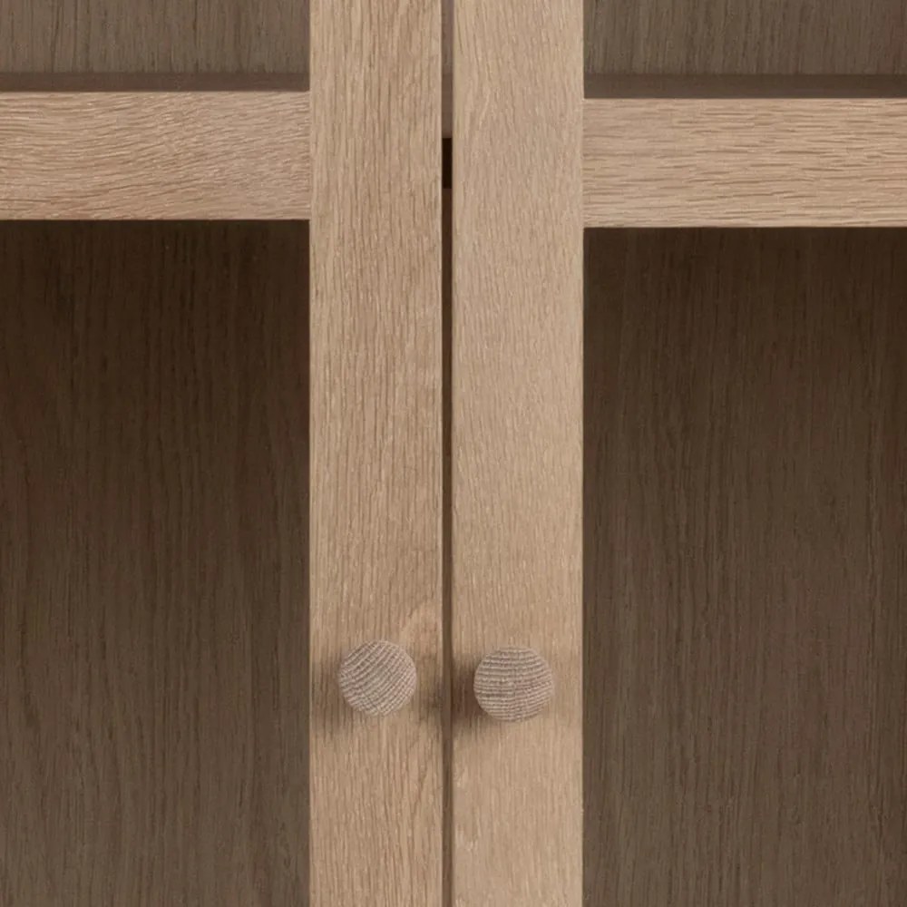 Vitrína v dubovom dekore Actona Aston