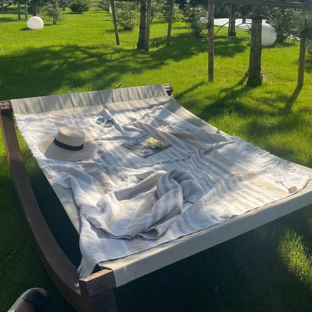 Béžová ľanová plážová deka 140x170 cm Allure Stripe – Linen Tales