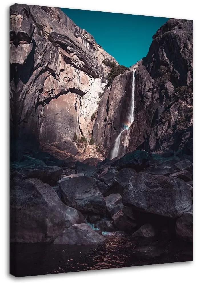 Gario Obraz na plátne Vodopád medzi vysokými skalami Rozmery: 40 x 60 cm