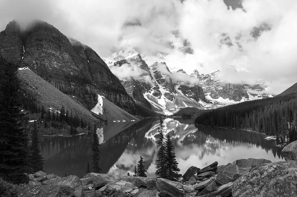 Samolepiaca fototapeta nádherná čiernobiela horská krajina