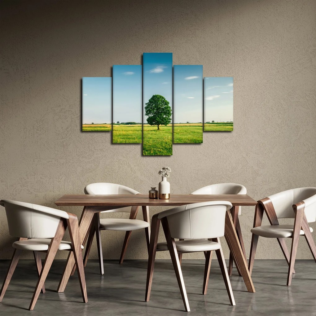 Obraz stromu uprostred lúky (150x105 cm)