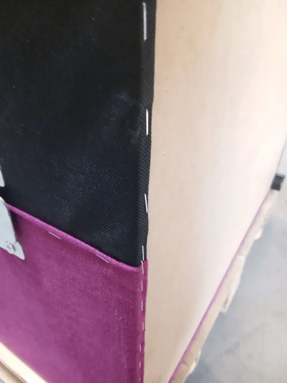 AKCIA Čalúnená posteľ boxspring GLORIEN 140x200 cm purpurová II. akosť